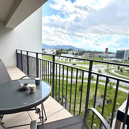 4friendscoresibrasov Alfa&omega Apartamento *